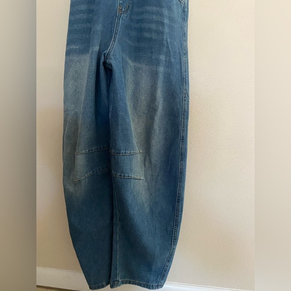 NWOT Denim Bib Denim Overalls Barrel Wide Leg Baggy Adjustable Straps Medium - Picture 4 of 8